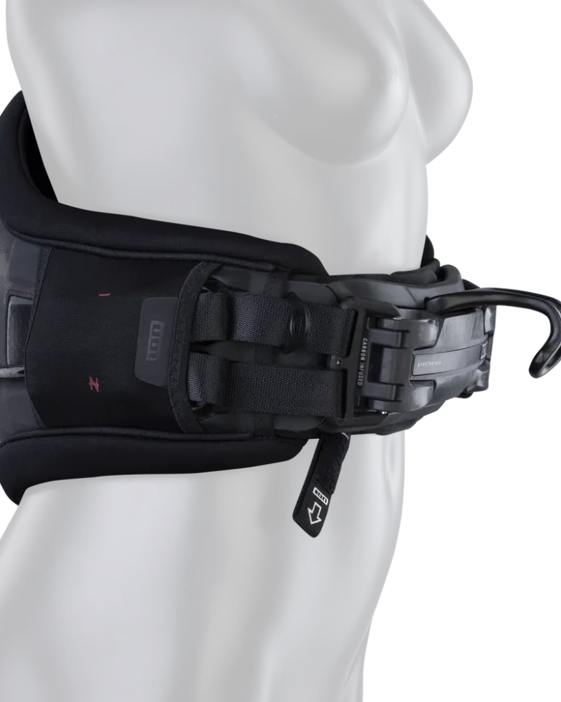 48253-4727_Nova_05_900_black_Model