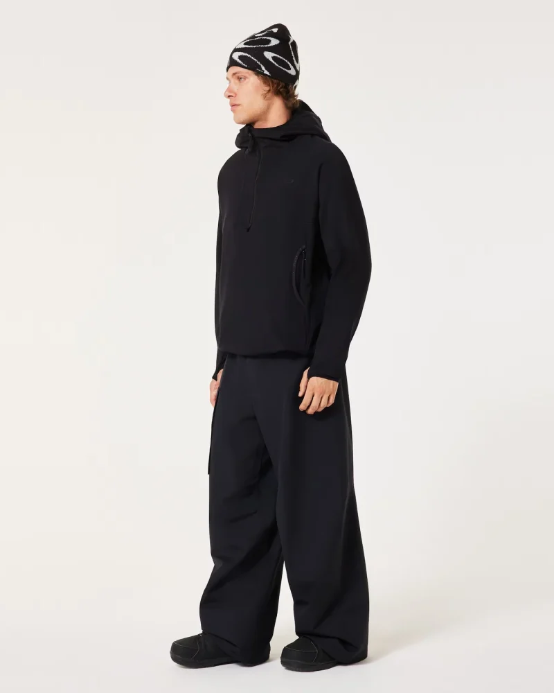Oakley_Channel_Cargo_Pant_Blackout_01_model_bok