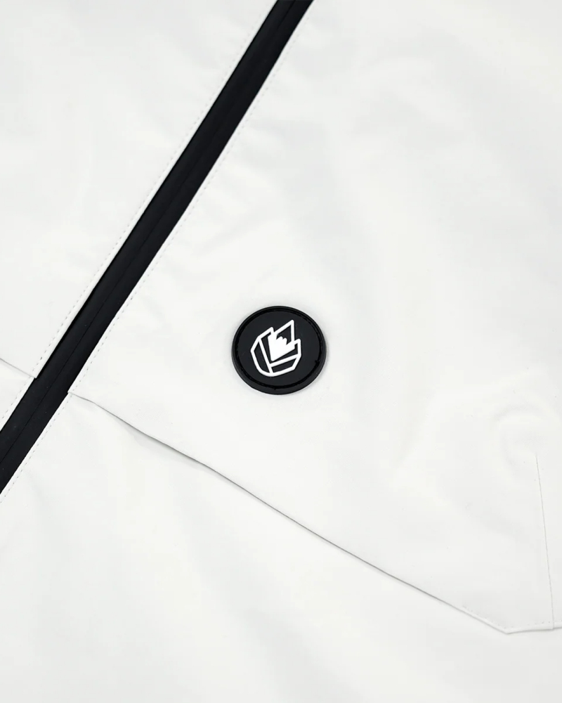 Phieres_Knarlyph_JKT_White_05